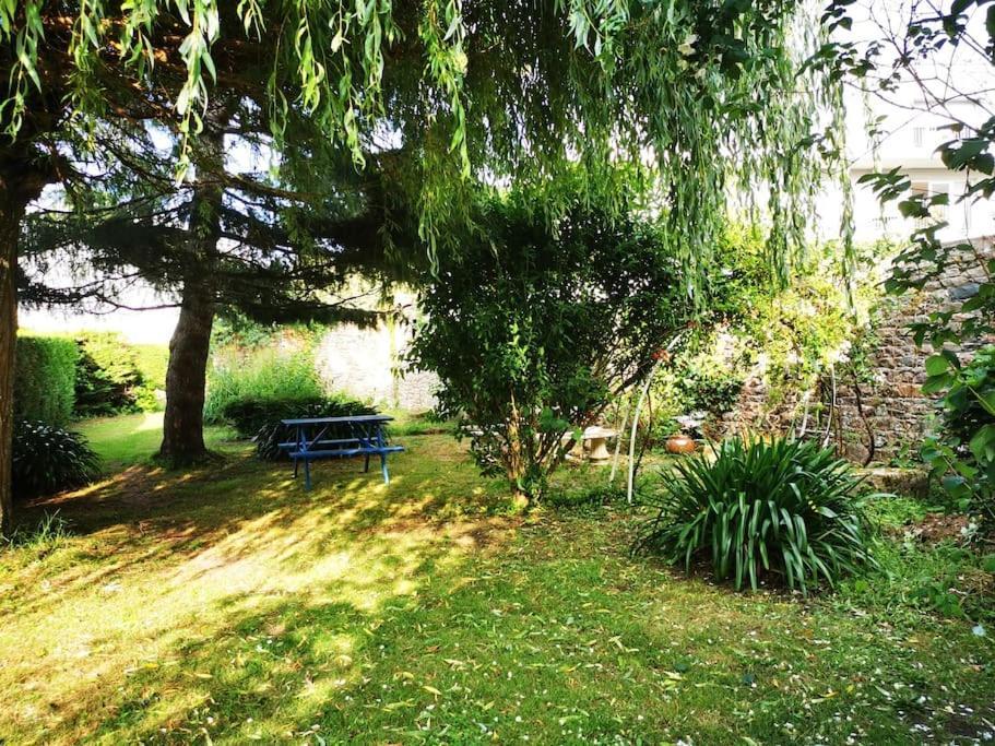 Coeur De Ville, Spacieux Appartement Rez De Jardin Paimpol Extérieur photo